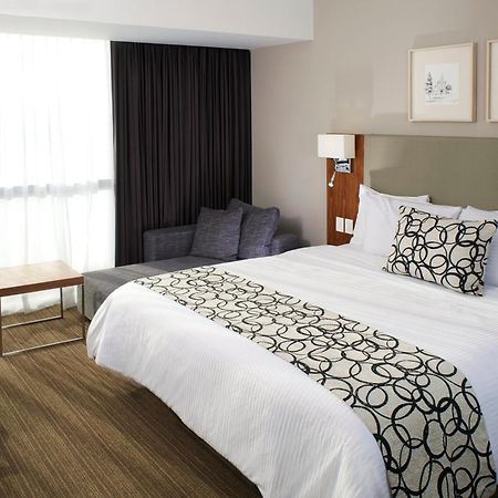 Casa Inn Premium Hotel Queretaro Miranda Zewnętrze zdjęcie A bed runner