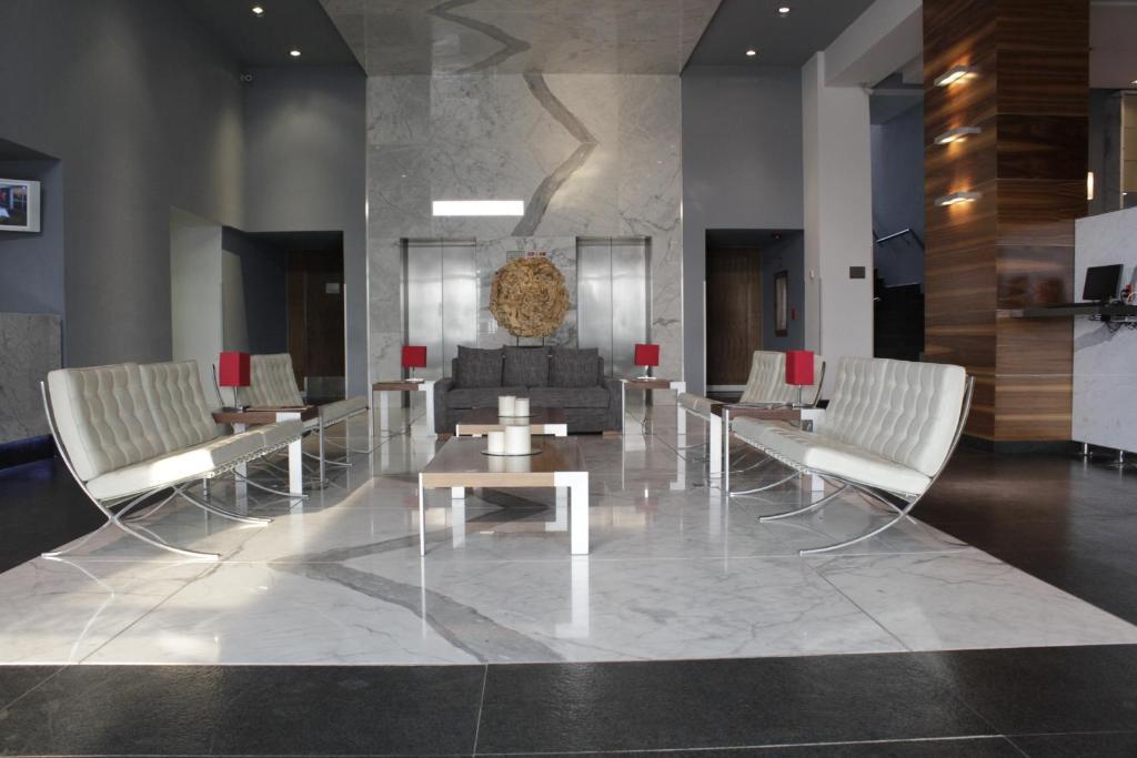 Casa Inn Premium Hotel Queretaro Miranda Zewnętrze zdjęcie The lobby of the hotel