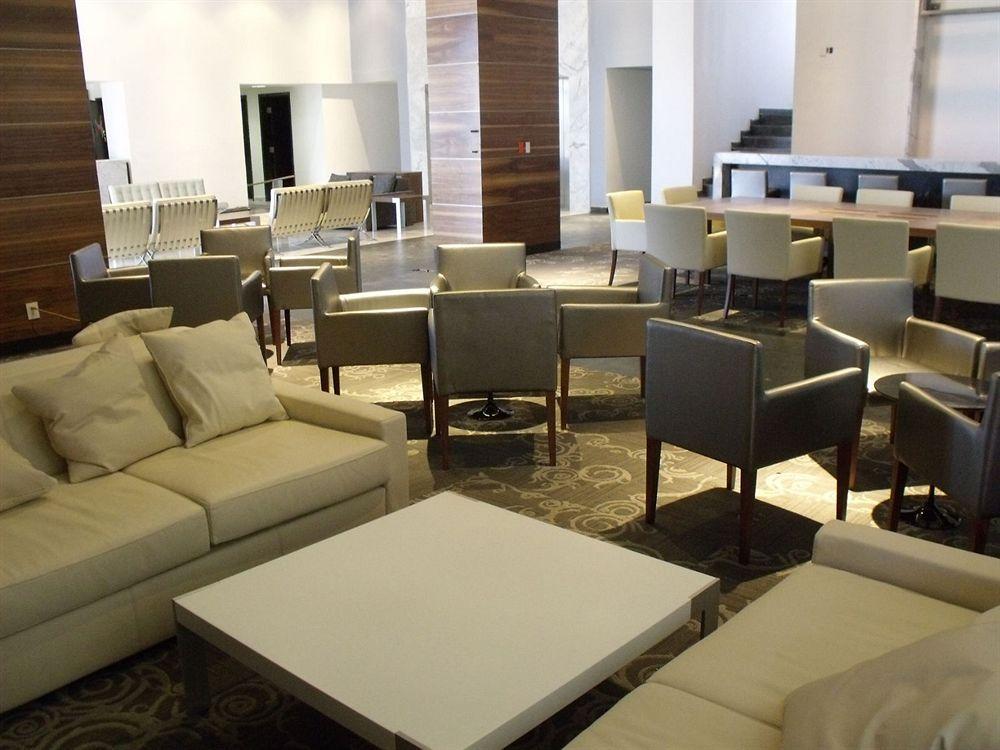 Casa Inn Premium Hotel Queretaro Miranda Zewnętrze zdjęcie The lounge at the airport
