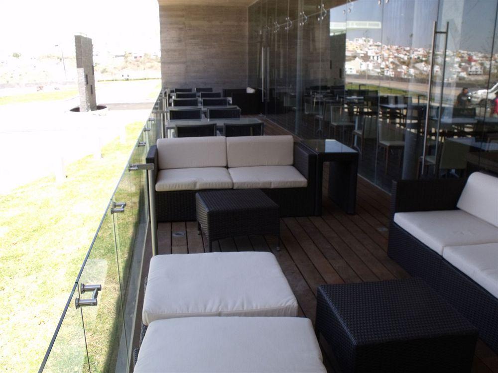 Casa Inn Premium Hotel Queretaro Miranda Zewnętrze zdjęcie The Sky Bar