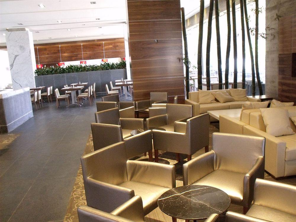 Casa Inn Premium Hotel Queretaro Miranda Zewnętrze zdjęcie The lounge at the airport