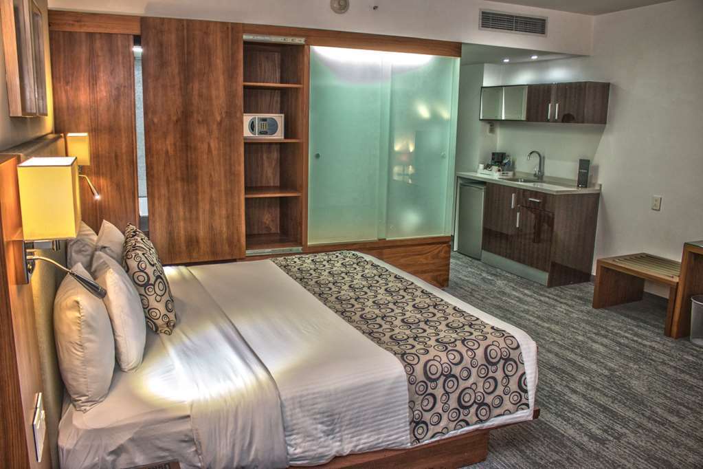 Casa Inn Premium Hotel Queretaro Miranda Pokój zdjęcie A room at the hotel